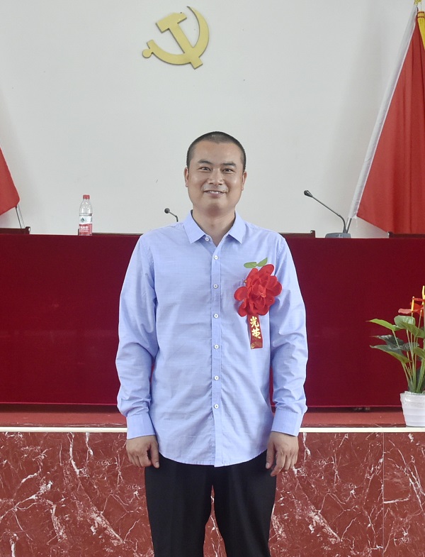 二支部莫从明.JPG 二支部莫从明.JPG