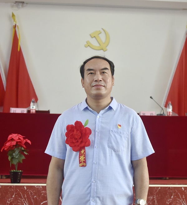 马院沈飚.JPG 马院沈飚.JPG