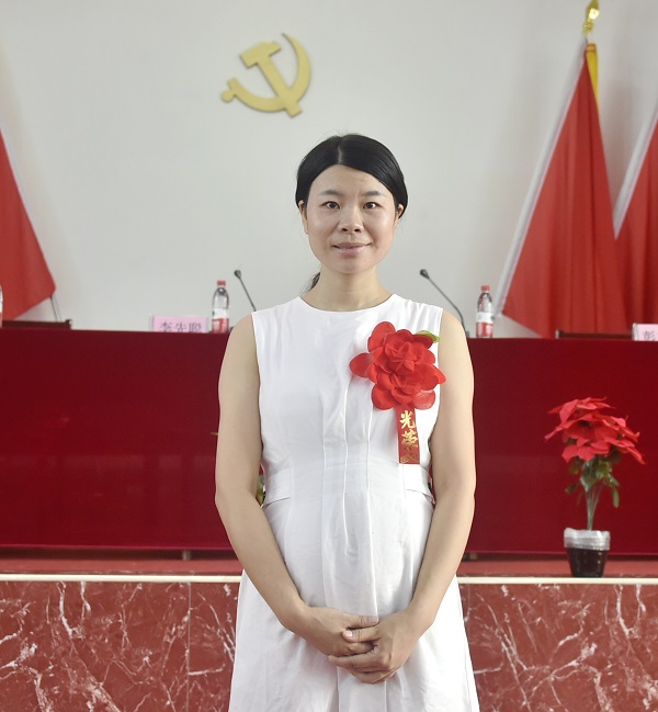 经管刘萍.JPG 经管刘萍.JPG